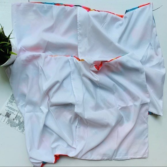 SET of 2 East Urban Home Bright Print Floral Pillowcases EUNH5116 NEW NWT - Picture 4 of 4